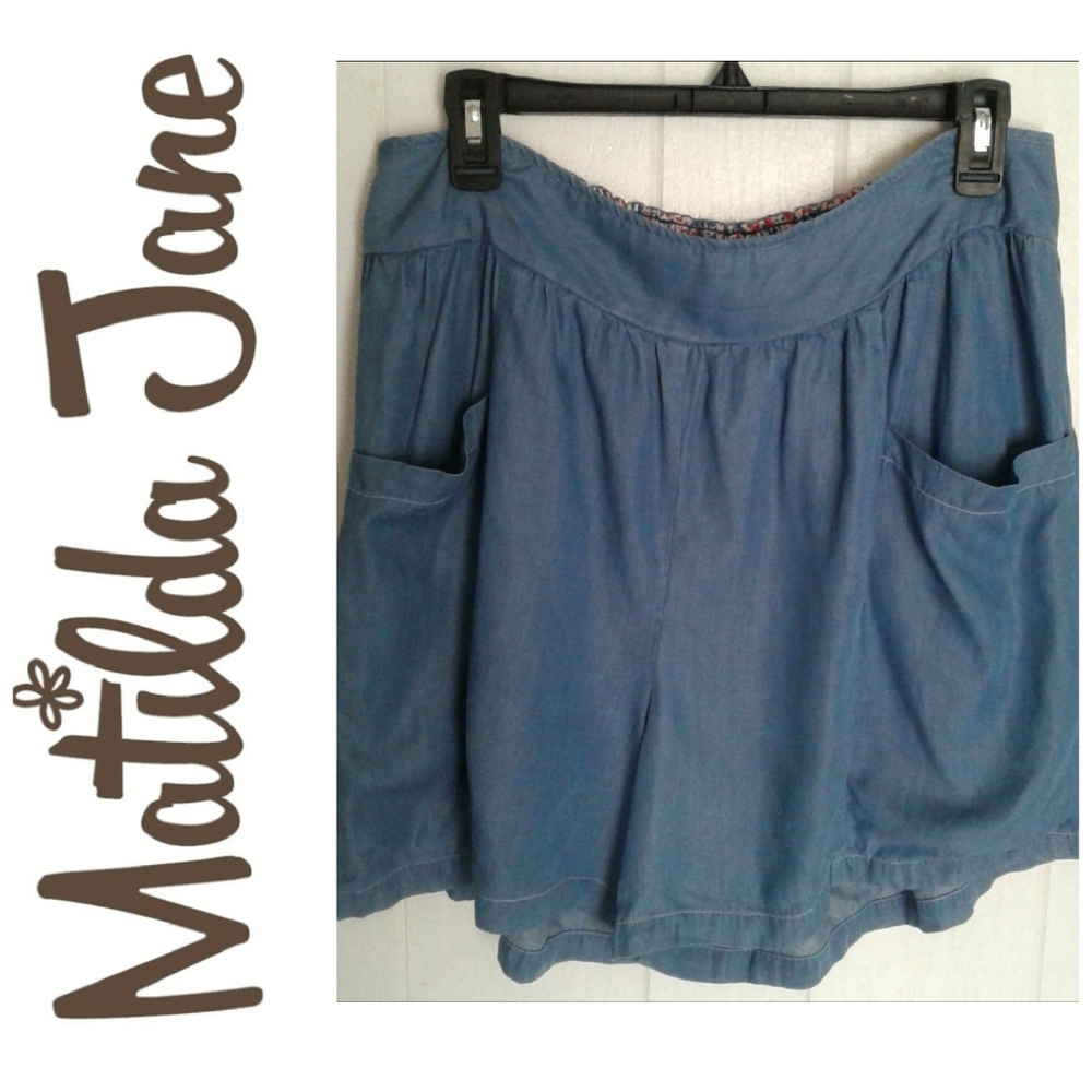 Matilda Jane Blue Chambray Cutie Shorts Large